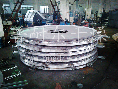 真空盘式干燥机制作现场